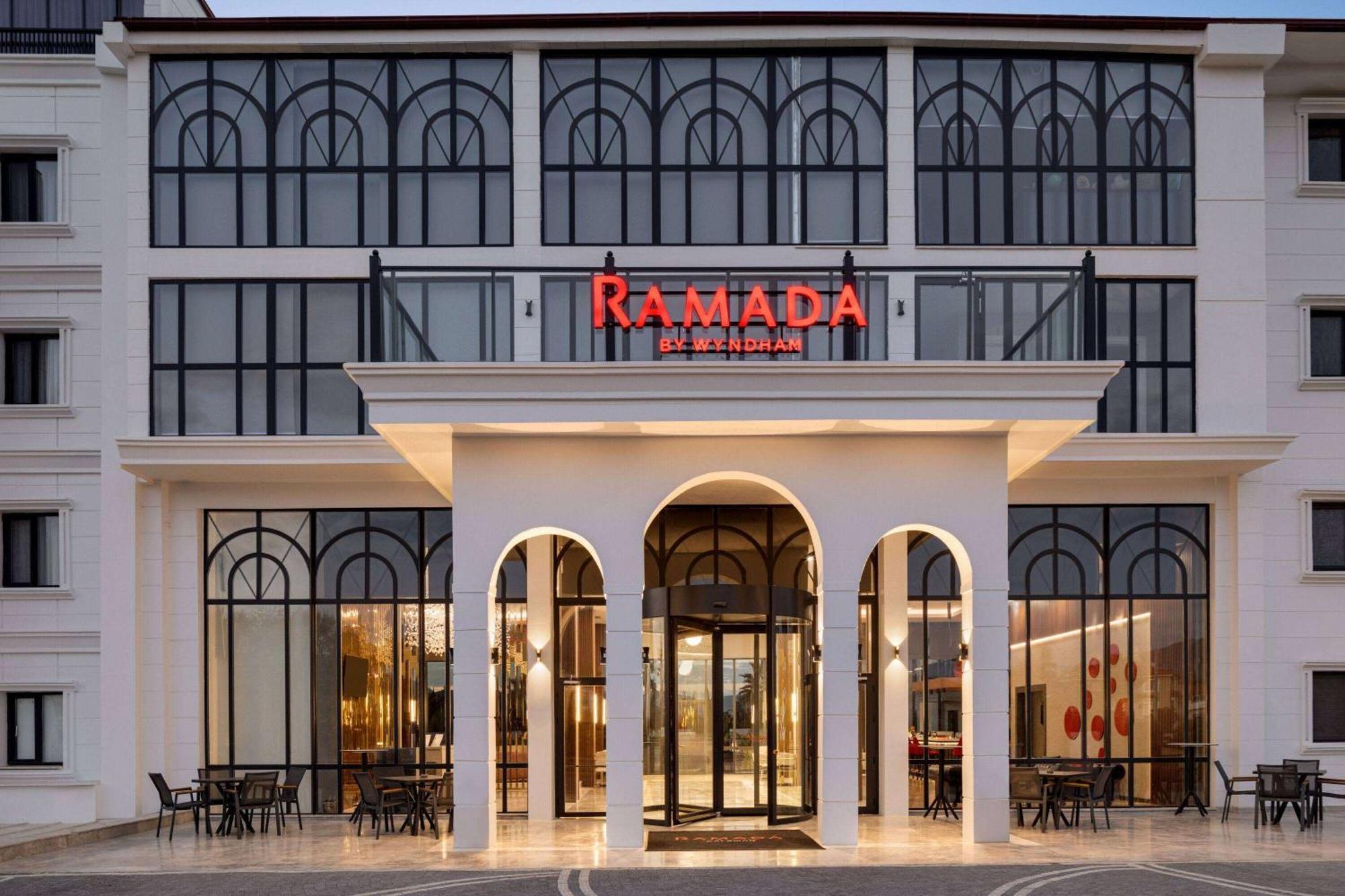 Ramada By Wyndham Даламан Екстер'єр фото
